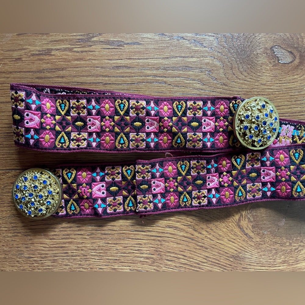 Vintage OOAK embellished floral belt - Picture 3 of 7